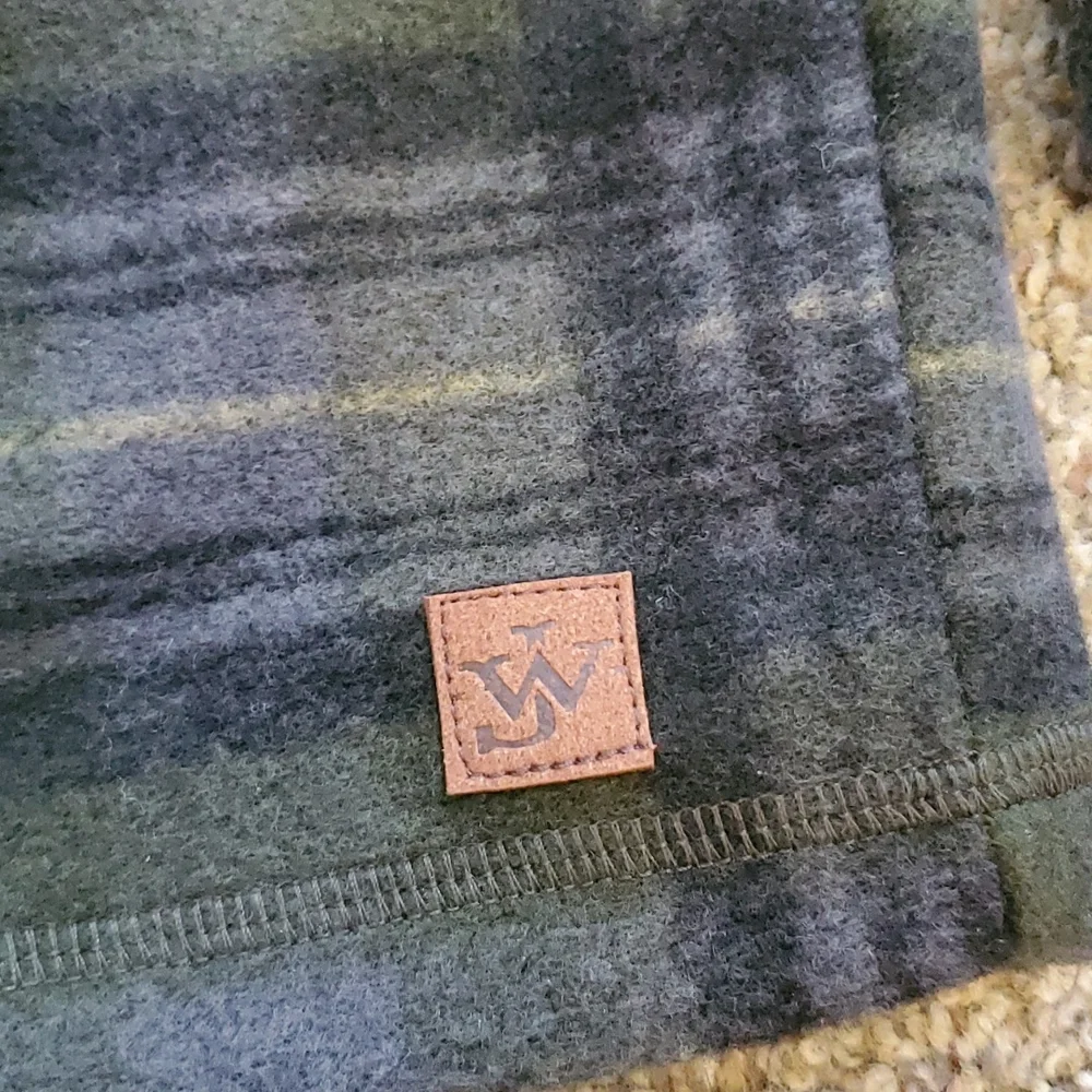 NWT pullover - Picture 3 of 6